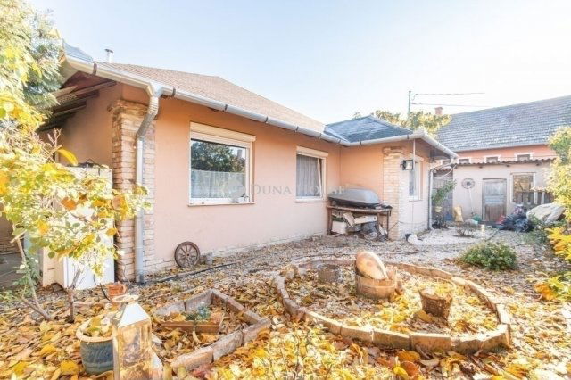 Eladó családi ház, Üllőn 119.9 M Ft, 5 szobás