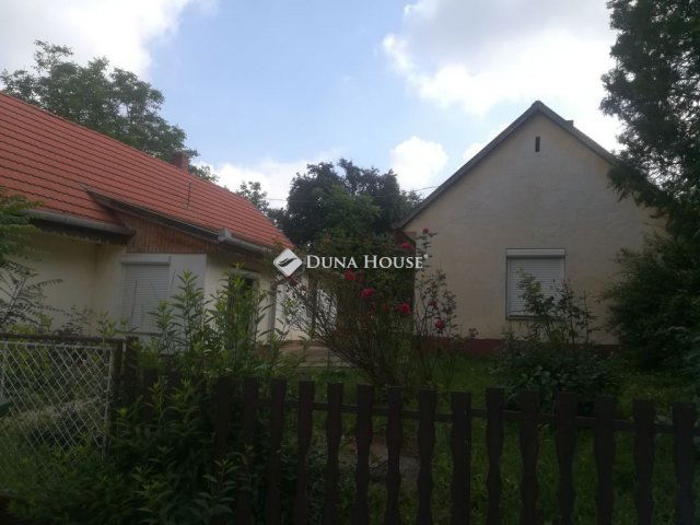Eladó családi ház, Siófokon, Petőfi Sándor utcában 39.5 M Ft