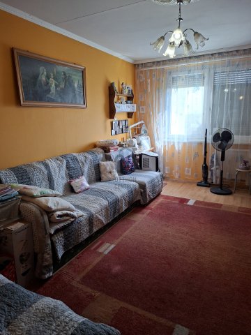 Eladó panellakás, Debrecenben, Angyalföld téren 38.9 M Ft