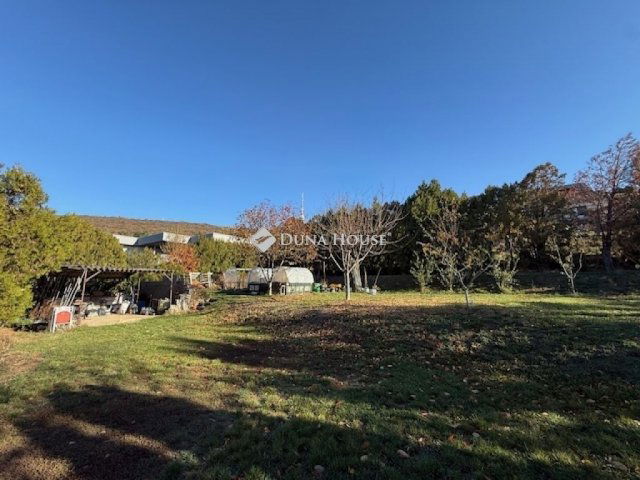 Eladó családi ház, Pécsett 95 M Ft, 2 szobás