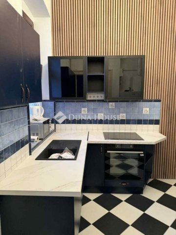 Eladó téglalakás, Pécsett 53.9 M Ft, 2 szobás