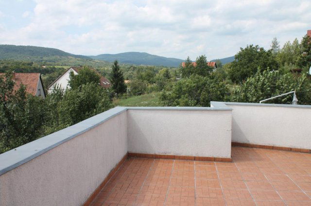 Eladó családi ház, Szentendrén 139.9 M Ft, 6 szobás