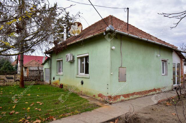 Eladó családi ház, Ásotthalmán 47.9 M Ft, 2 szobás