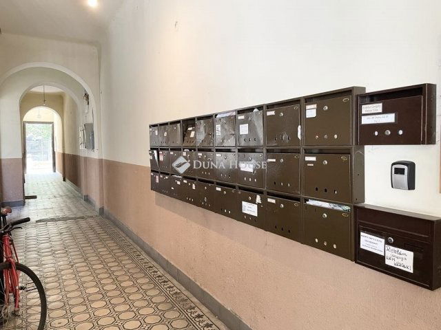 Eladó téglalakás, Budapesten, VI. kerületben 99.9 M Ft, 2 szobás