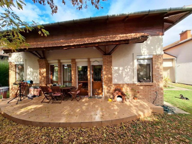 Eladó sorház, Budakalászon 135 M Ft, 5 szobás