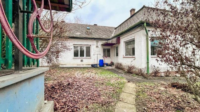 Eladó családi ház, Bakonypéterden 44.9 M Ft, 3 szobás