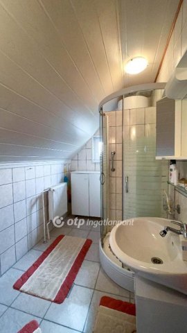 Eladó családi ház, Halászin 89.5 M Ft, 5 szobás