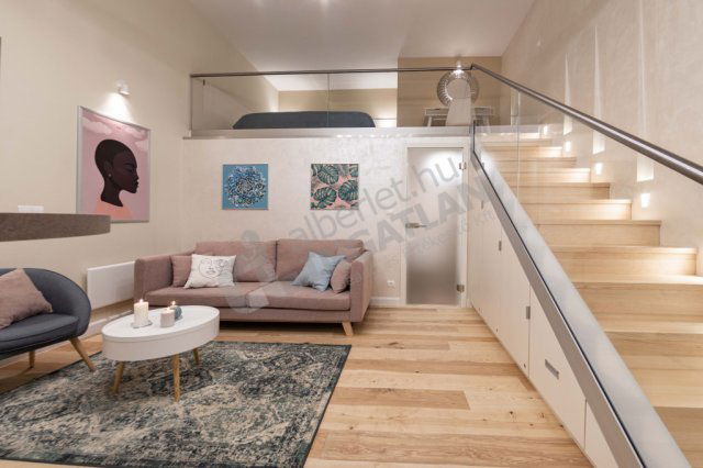 Kiadó téglalakás, albérlet, VI. kerületben, Ó utcában