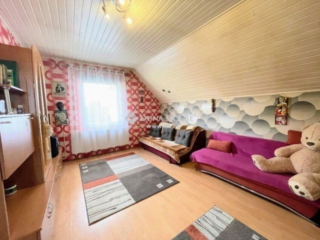 Eladó családi ház, Vecsésen 119.9 M Ft, 5 szobás