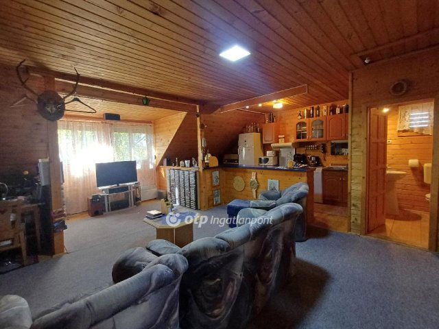 Eladó családi ház, Szigetszentmiklóson 128.5 M Ft, 2+4 szobás