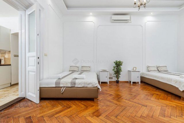 Eladó téglalakás, Budapesten, VI. kerületben 186 M Ft, 3 szobás