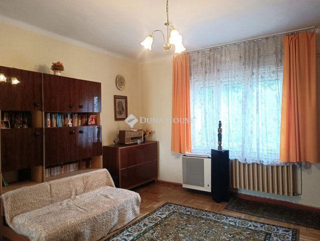 Eladó családi ház, Békéscsabán 29.8 M Ft, 4 szobás