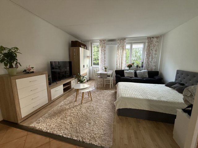 Eladó panellakás, Veszprémben 41 M Ft, 1+1 szobás