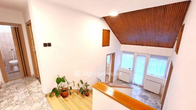 Eladó családi ház, Nagykőrösön 79.9 M Ft, 5+2 szobás