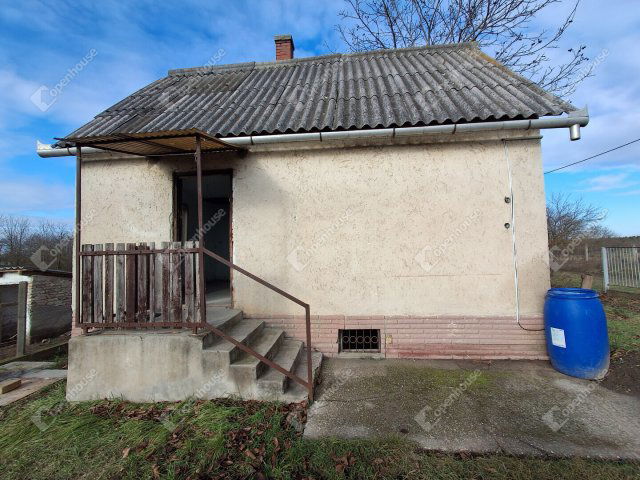 Eladó telek, Ácson 8.5 M Ft / költözzbe.hu