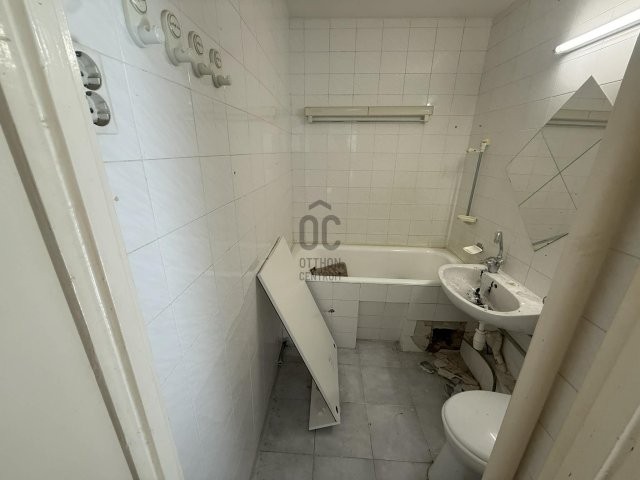 Eladó panellakás, Siófokon 46.99 M Ft, 2 szobás