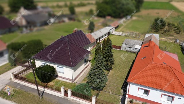 Eladó családi ház, Rábatamásin 47.99 M Ft, 3 szobás