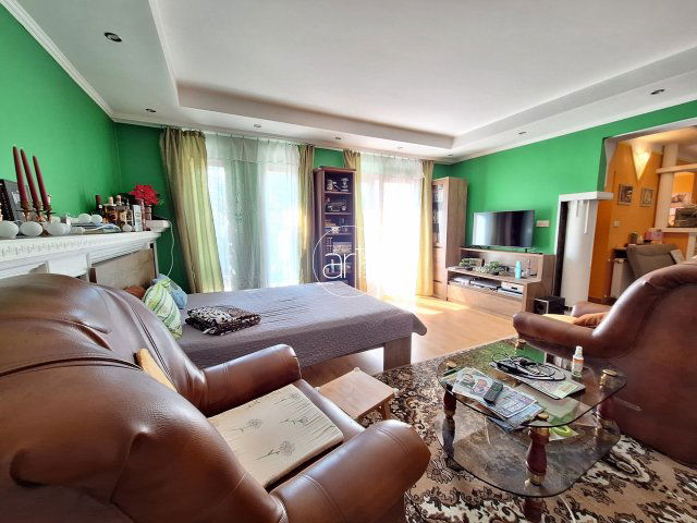 Eladó családi ház, Szentesen 49.9 M Ft, 4 szobás