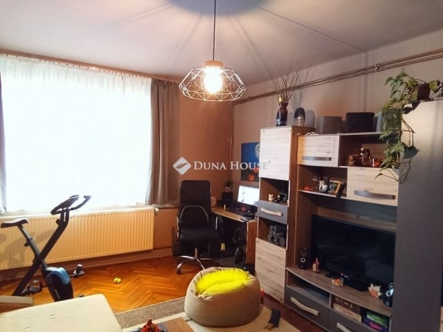 Eladó téglalakás, Vasváron 32 M Ft, 3 szobás