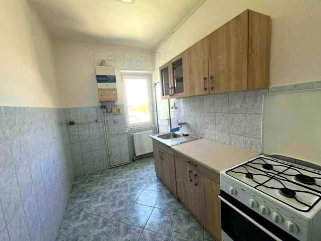 Kiadó téglalakás, albérlet, Zircen 130 E Ft / hó, 2 szobás