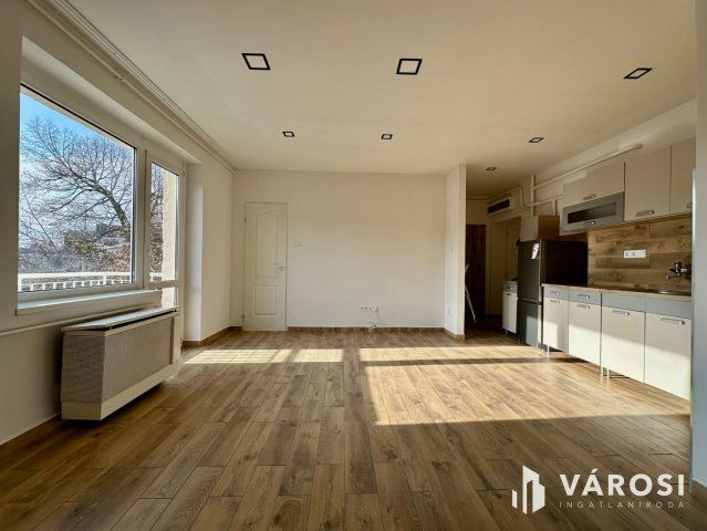 Eladó téglalakás, Salgótarjánban 17.9 M Ft, 1 szobás