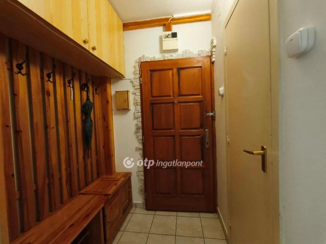 Kiadó panellakás, albérlet, Orosházán 120 E Ft / hó, 2 szobás
