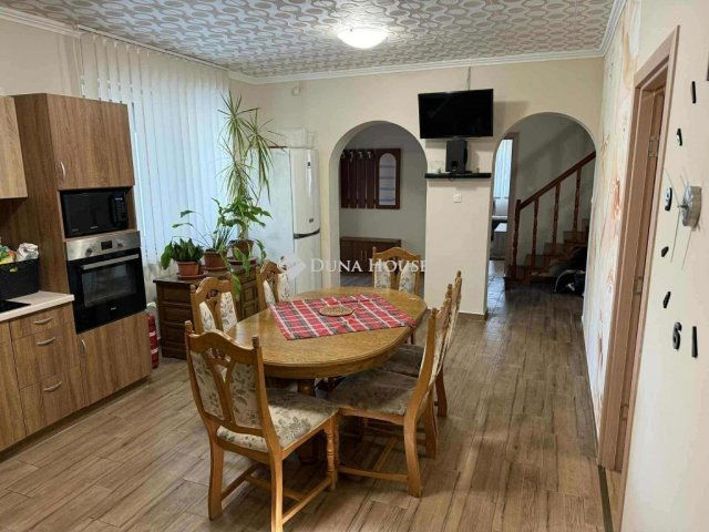 Eladó családi ház, Püspökladányban 77.8 M Ft, 4 szobás