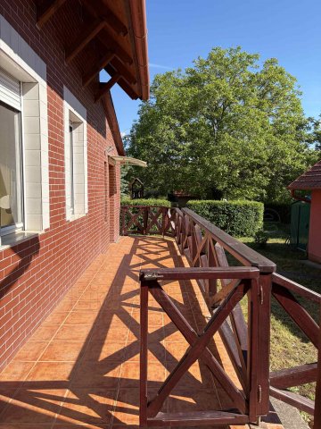Eladó családi ház, Balatonfőkajáron 95 M Ft, 4+1 szobás