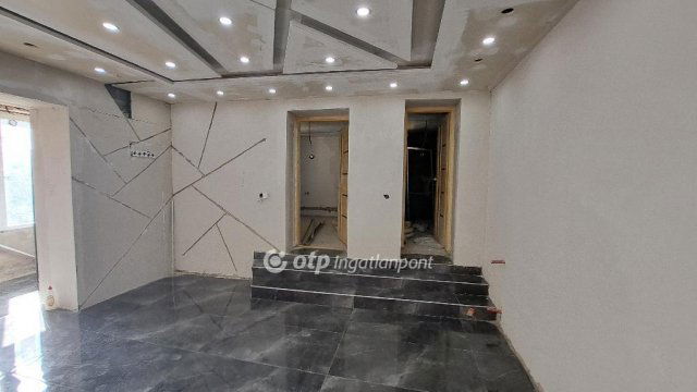 Eladó családi ház, Cegléden 23.5 M Ft, 1+1 szobás