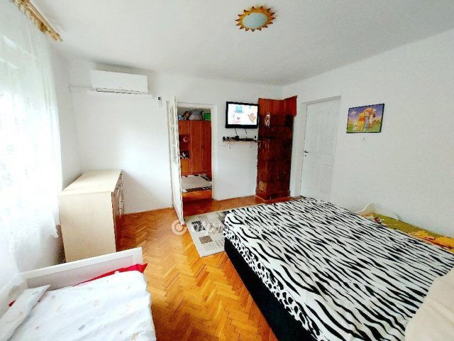 Eladó családi ház, Tiszalökön 35.5 M Ft, 3 szobás
