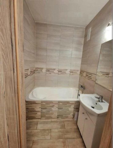 Eladó panellakás, Tatabányán 43.9 M Ft, 3+1 szobás