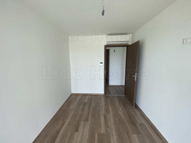 Eladó téglalakás, Siófokon 218.4 M Ft, 4 szobás