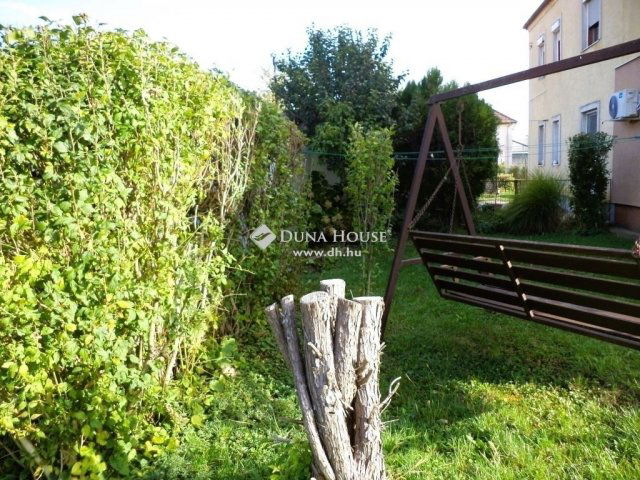 Eladó téglalakás, Székesfehérvárott 63.4 M Ft, 4 szobás