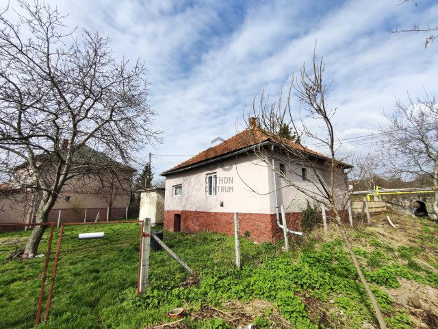 Eladó családi ház, Domoszlón 11 M Ft, 2 szobás