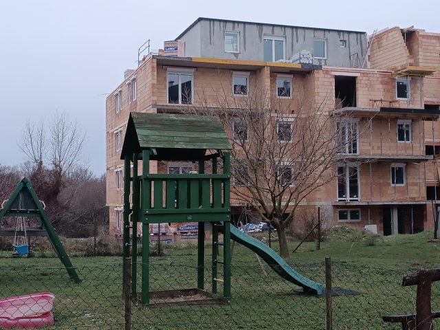 Eladó téglalakás, Veszprémben 84 M Ft, 3 szobás