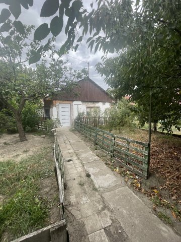 Eladó családi ház, Tiszaföldváron 8.5 M Ft, 2 szobás