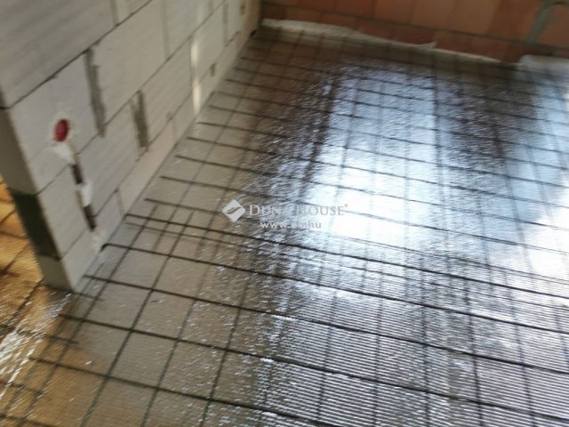 Eladó téglalakás, Érden 124.9 M Ft, 3 szobás