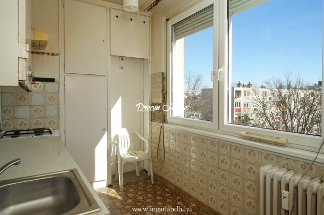 Eladó panellakás, Nyíregyházán 37.9 M Ft, 2+1 szobás