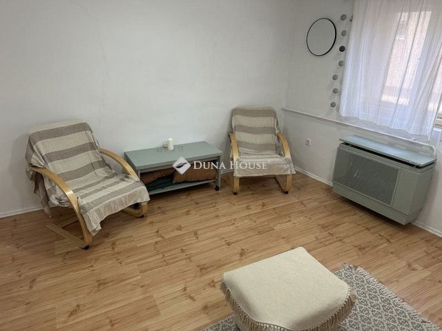 Eladó családi ház, Kecskeméten 38 M Ft, 1 szobás