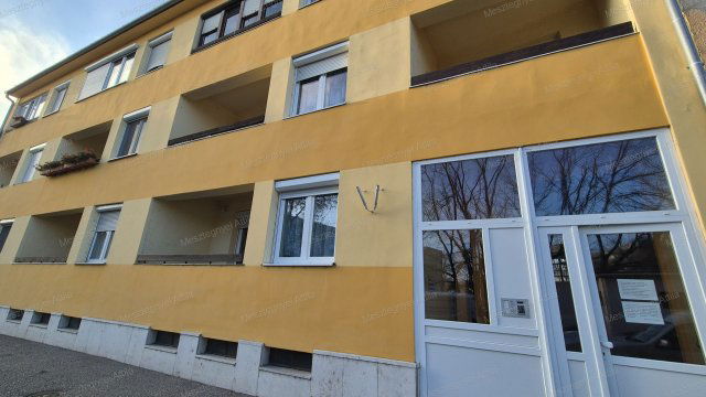 Kiadó téglalakás, albérlet, Sopronban 220 E Ft / hó, 3 szobás