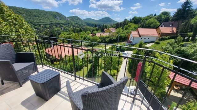 Eladó családi ház, Csobánkán 239 M Ft, 6 szobás