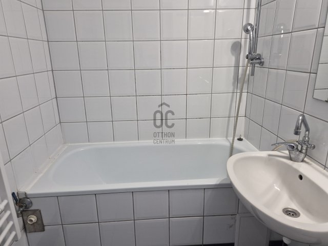 Kiadó panellakás, albérlet, Budaörsön 220 E Ft / hó, 2 szobás