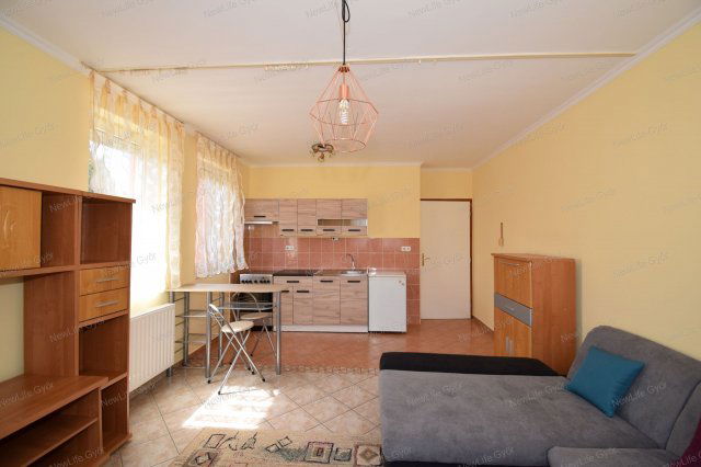 Kiadó téglalakás, albérlet, Győrött 140 E Ft / hó, 1 szobás