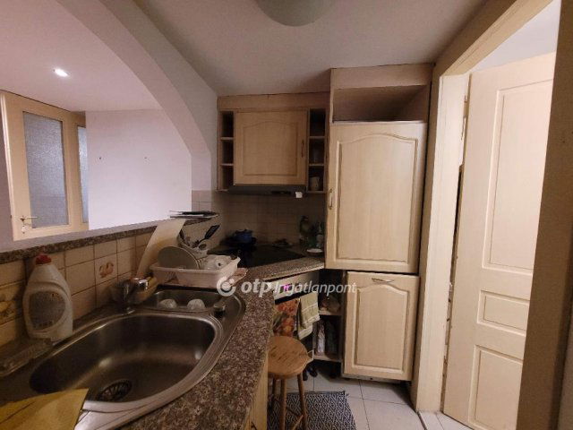 Eladó téglalakás, Budapesten, I. kerületben 82.5 M Ft, 2 szobás