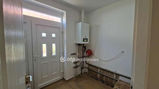 Eladó téglalakás, Tápiószelén 29.99 M Ft, 2 szobás