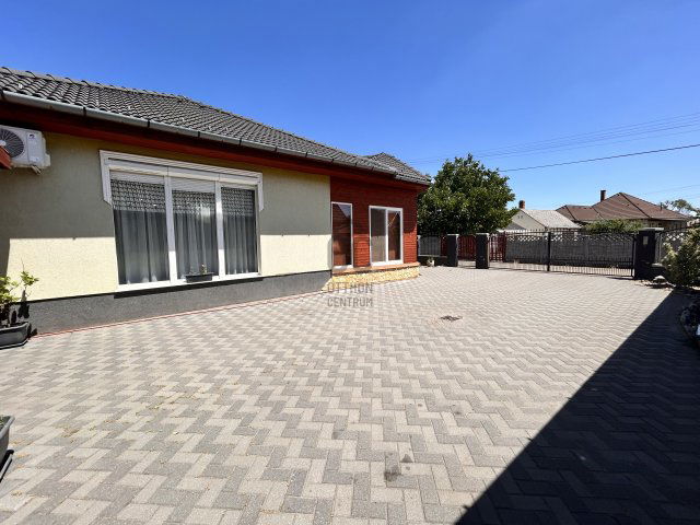 Eladó családi ház, Abonyban 78 M Ft, 3 szobás