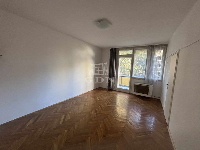 Eladó téglalakás, Szombathelyen 28 M Ft, 1+1 szobás
