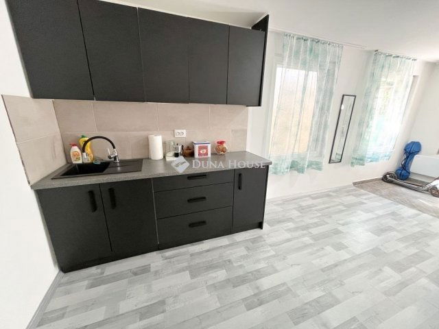 Eladó téglalakás, Budapesten, XX. kerületben 37.9 M Ft, 3 szobás