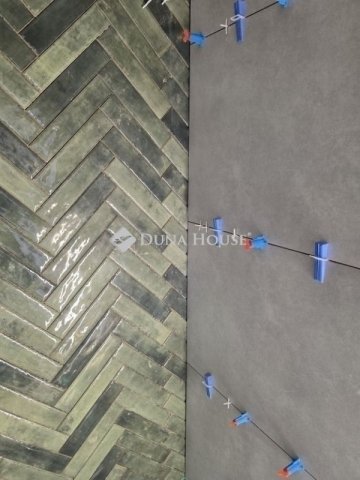 Eladó panellakás, Pécsett 47.9 M Ft, 2 szobás