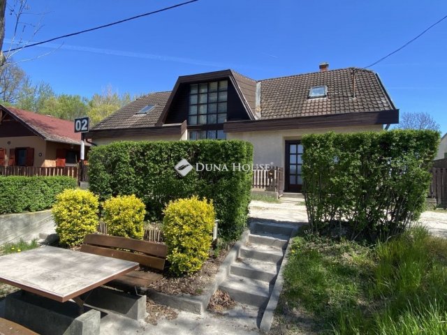 Eladó nyaraló, Tasson 125 M Ft, 5 szobás / költözzbe.hu